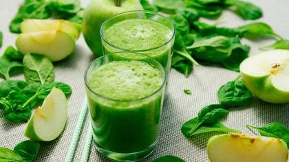 Una dieta basada únicamente en jugos de frutas y verduras, incluso durante solo tres días, puede provocar cambios negativos en las bacterias intestinales y bucales
