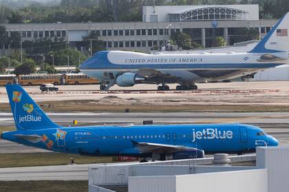 Una docena de cancelaciones tuvo lugar este martes en el aeropuerto de Palm Beach