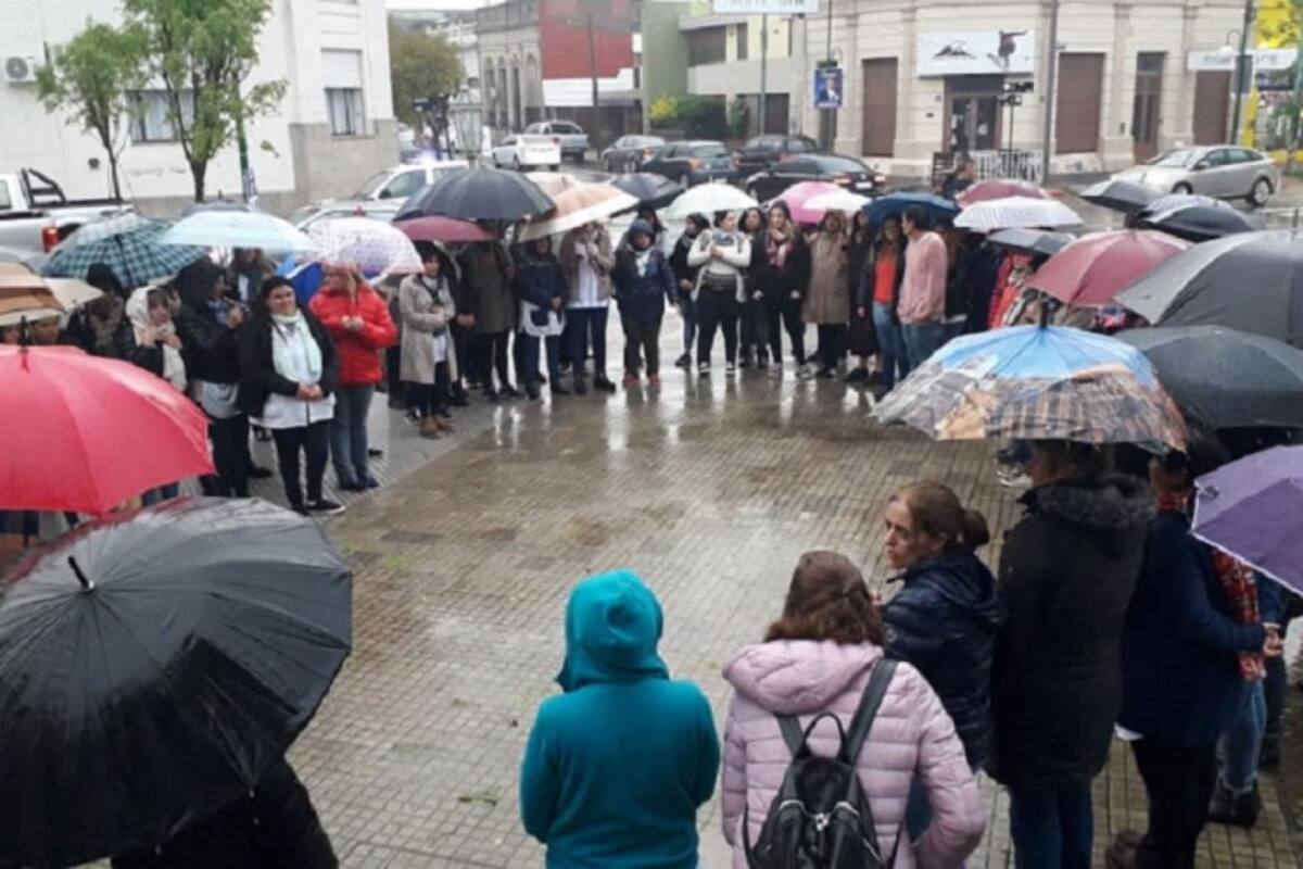 Una docente sufrió un ACV tras ser agredida por un padre en una escuela de dolores
