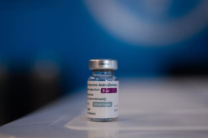 Una dosis de la vacuna de Oxford/AstraZeneca