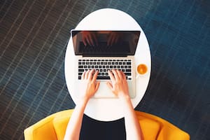 Una encuesta de la Universidad Abierta Interamericana le pone números a la dependencia de los trabajadores argentinos con la tecnología