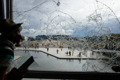 Una escena de los disturbios el 8 de enero de 2023, vista desde el Palacio del Planalto