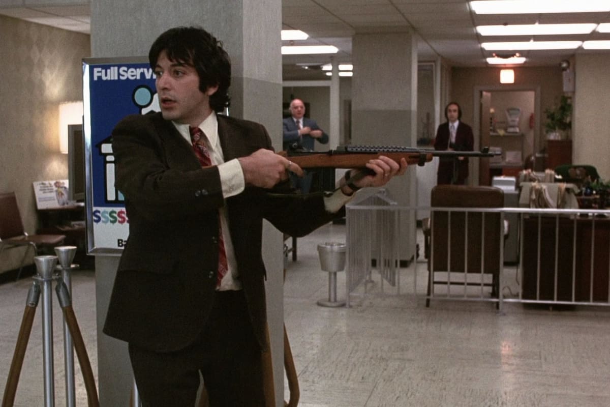 Una escena de Tarde de perros, el film que abordó un hecho policial ocurrido en 1972