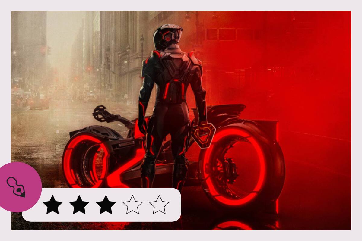 Una escena de Tron: Ares, con su estética que ya es un clásico