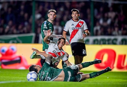 Una escena del empate de River ante Sarmiento en Junín, el miércoles