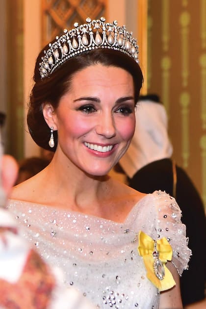 Una especialista indica que seguramente la princesa de Gales elija algún diseño de Packham o de McQueen, sus dos firmas de moda favoritas