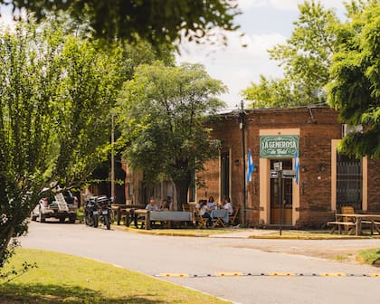 Una esquina típica del pueblo: “acá se festejan cumpleaños, reuniones, aniversarios"