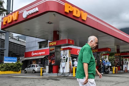 Una estación de servicio de la petrolera estatal venezolana Pdvsa en Caracas