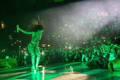 Una exconsejala recibió amenazas antes del show en Río Negro.