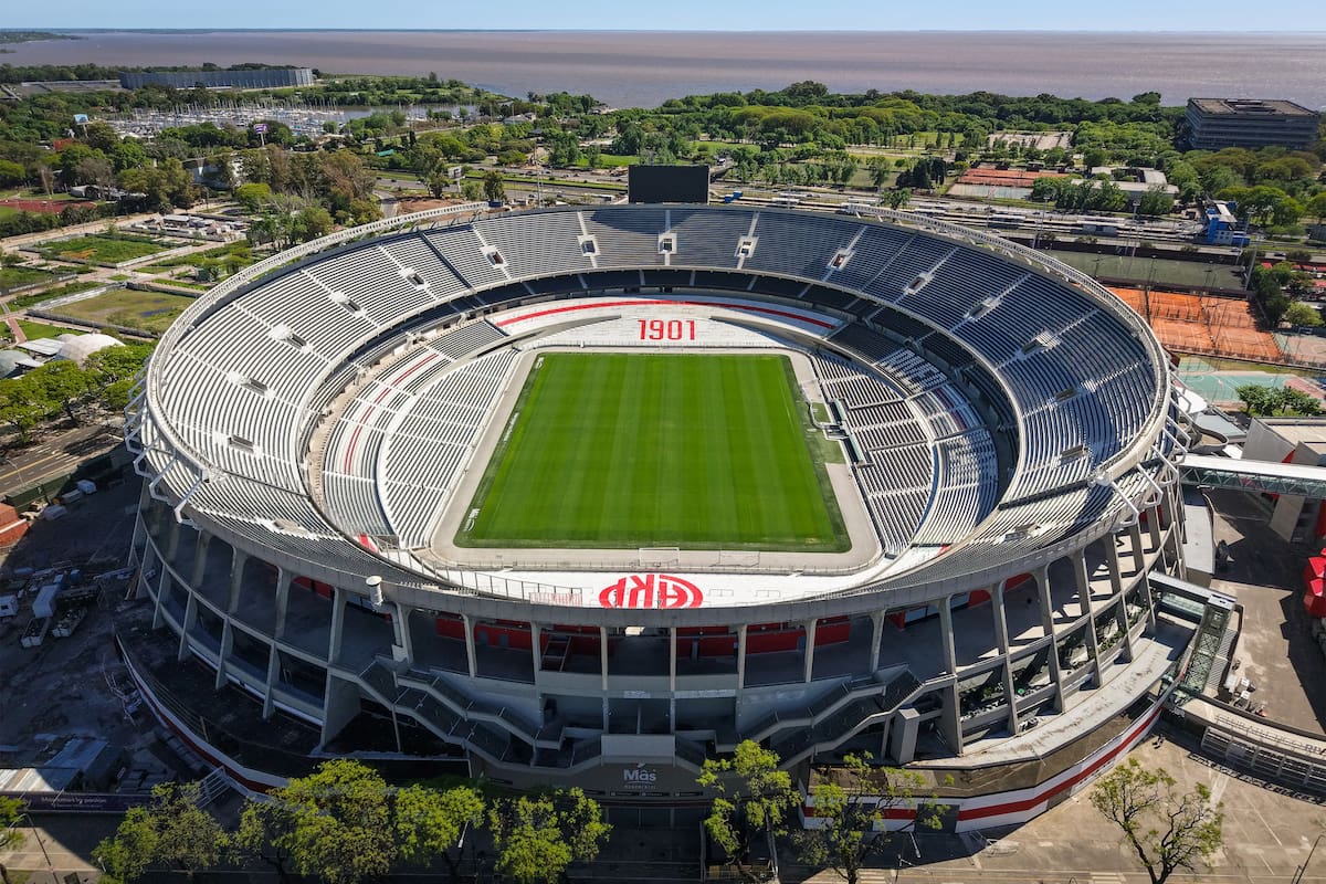 Una experiencia Monumental: Gonzalo Montiel abre las puertas de uno de los estadios más icónicos del fútbol para compartir con fanáticos