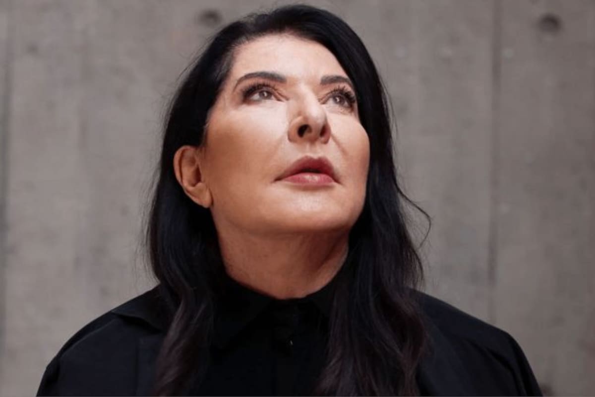 Una exposición recorre la carrera de la polémica artista serbia