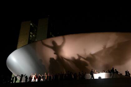 Una extraña postal en Brasilia, la ordenada capital administrativa del país, de pronto tomada por las protestas