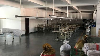 Una fábrica de ropa vacía en el noreste de China en 2018: los norcoreanos que trabajaban aquí regresaron a su casa después de que las sanciones de la ONU entraran en vigor