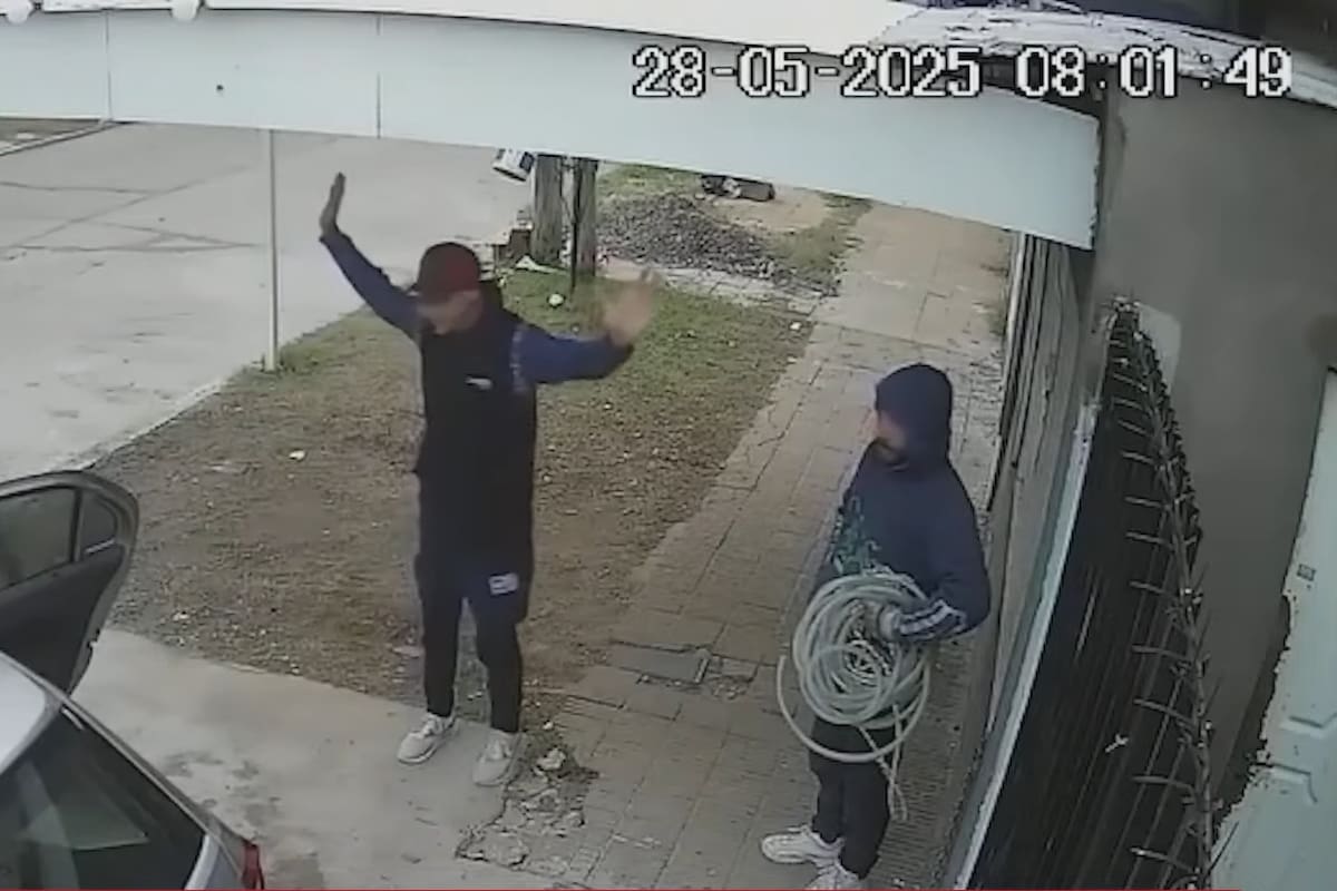 Una familia de la Matanza sufrió un violento asalto en la puerta de su casa ubicada a media cuadra de Avenida Crovara, en la localidad bonaerense de La Tablada