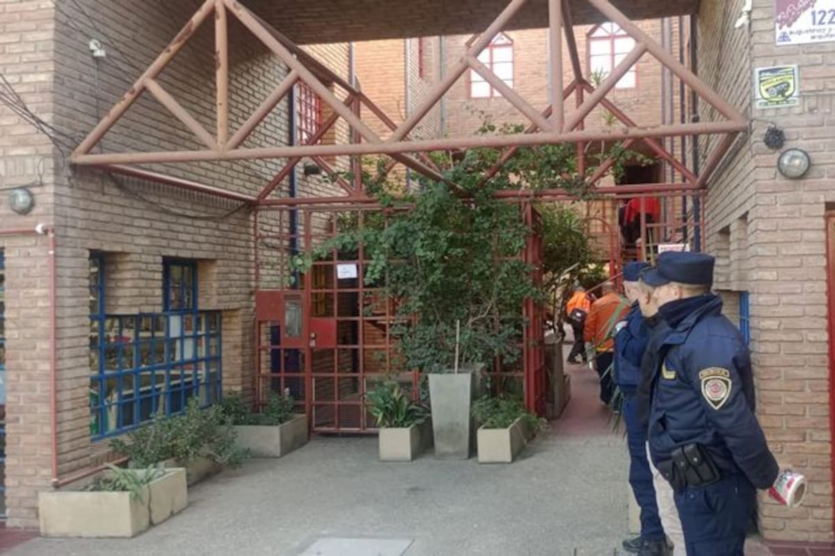 Una familia fue hallada muerta en un departamento de Córdoba.