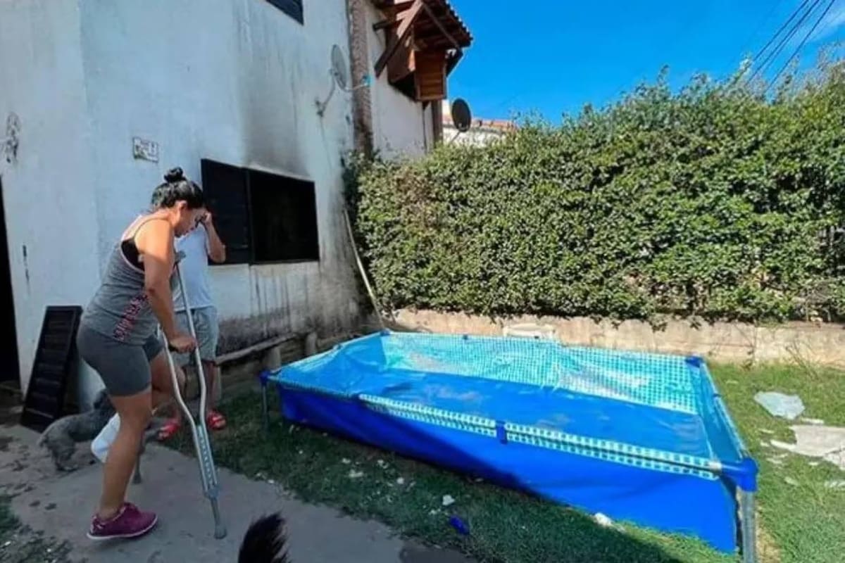 Una familia se arrojó a una pileta de lona para salvar su vida del incendio de su casa