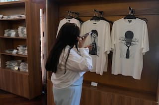 Fans de BTS llegan a Perú desde varios países de Latinoamérica antes de tres conciertos en Lima