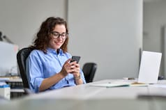 Un gigante brasileño desembarca en la Argentina y permite invertir en EE.UU. desde US$5