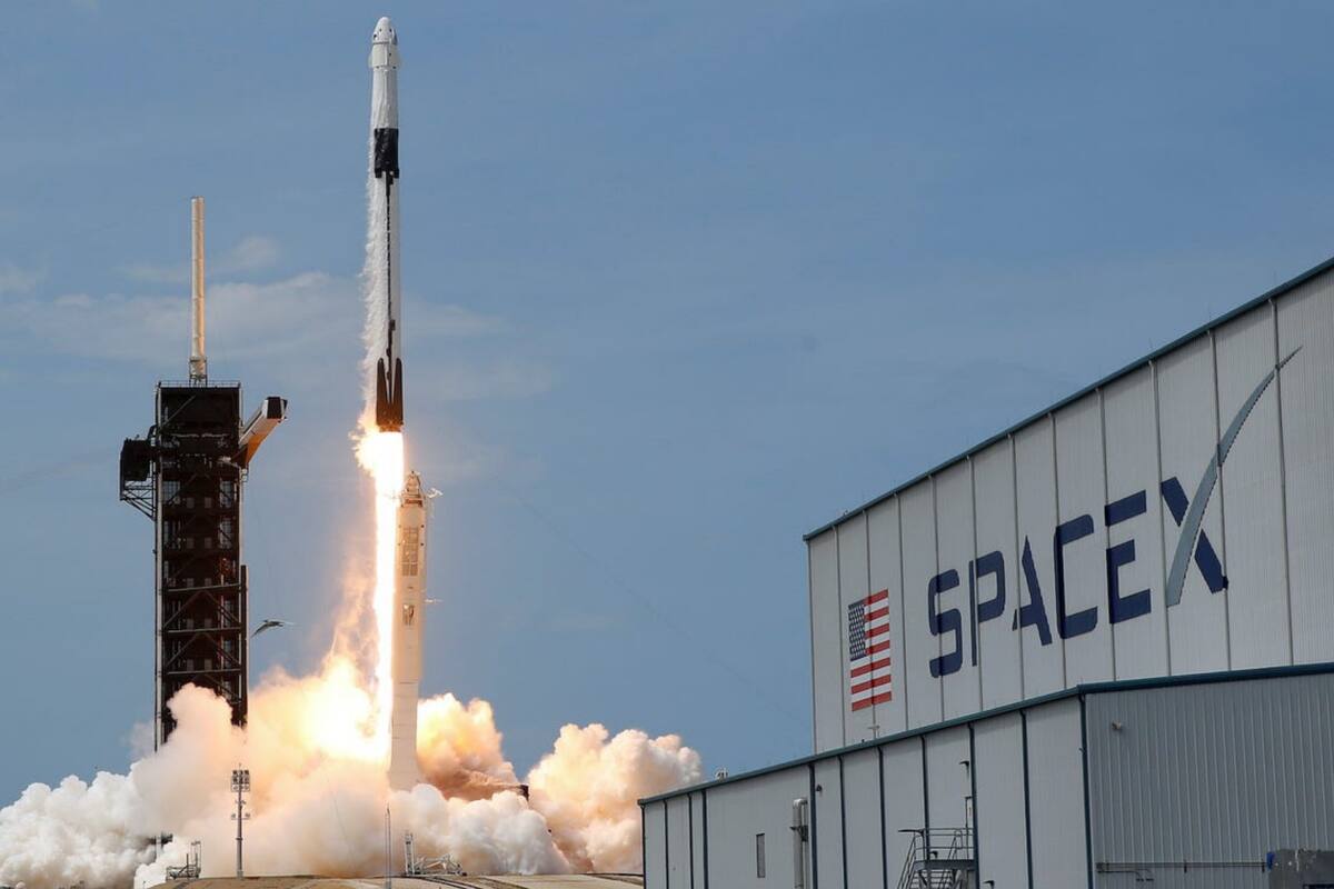 Una firma canadiense planea lanzar un nanosatélite con un cartel publicitario de la mano de SpaceX en 2022