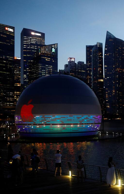 Una flamante tienda de Apple en Singapur captura todas las miradas