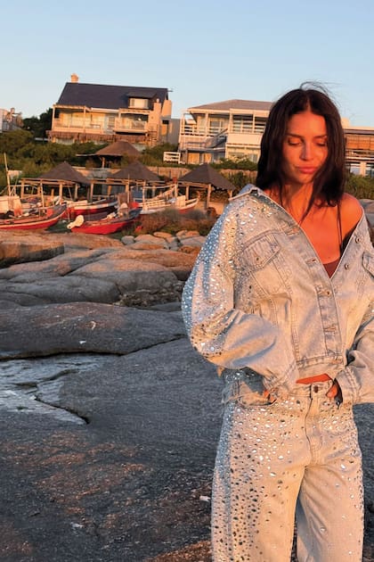 Una foto compartida por Zaira en su Instagram, con los barcos de los pescadores.