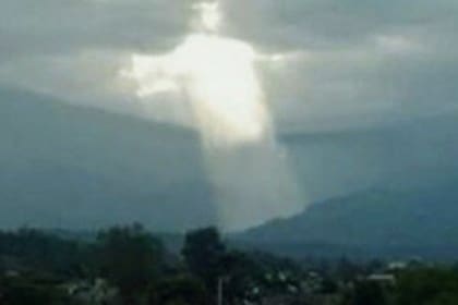 Una foto con la imagen de Cristo sorprendió al pueblo en Salvador de Jujuy