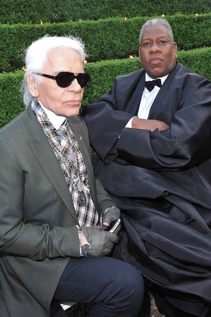 Una foto de André junto a su gran amigo Karl Lagerfeld durante la presentación de la colección crucero de Chanel en Versailles, en mayo de 2012.
