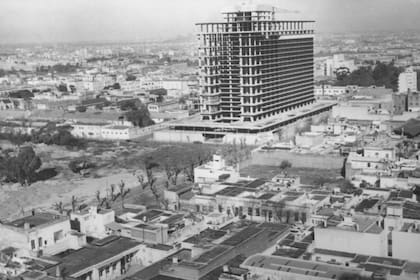 Una foto de la vieja cárcel en construcción
