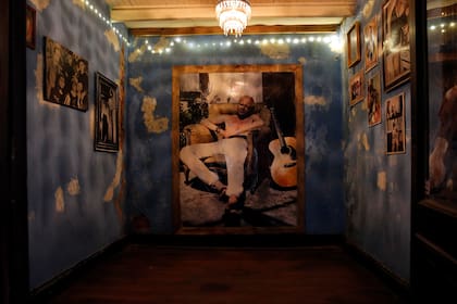 Una foto de Luca en la casa donde murió