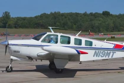 Una foto de un Beechcraft A36, la aeronave que se accidentó en Nueva York