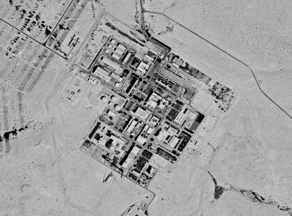 Una foto satelital espía de 1971, posteriormente desclasificada por el gobierno de Estados Unidos, muestra lo que ahora se conoce como el Centro de Investigación Nuclear Shimon Peres Negev, cerca de la ciudad de Dimona, en Israel