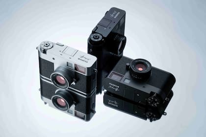 Una Fujifilm x Half, con diseño retro y visor vertical