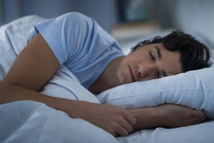 Una función esencial del sueño es seleccionar qué recordar y qué olvidar