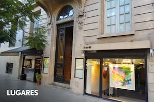 Una galería de arte y un café de especialidad jalonan la puerta del Conventillo de Artistas.