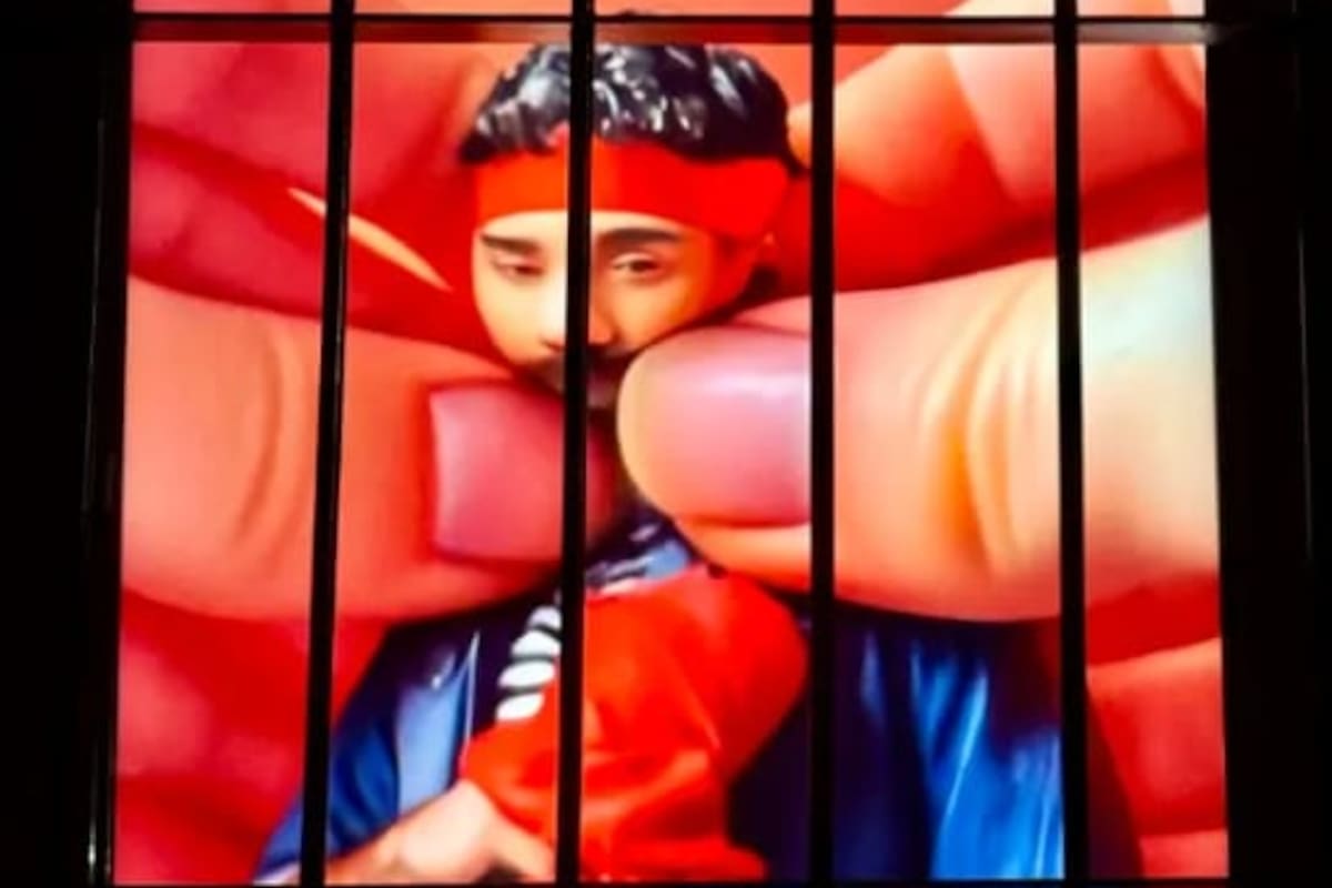 Una galería sin muros invita a detenerse, sin planificación previa, en un espacio concebido para encontrarse con el arte como parte del paisaje urbano