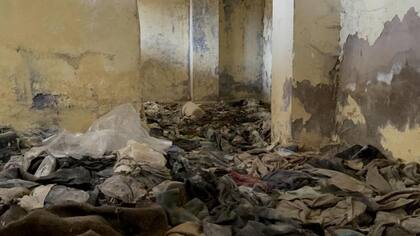 Una habitación secreta en la prisión de Saydnaya, fotografiada después de la caída de Bashar al Assad