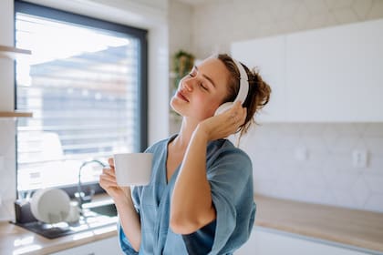 Una hora de baile puede quemar entre 300 y 800 calorías, dependiendo del ritmo y la intensidad de los movimientos