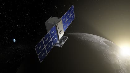 Una ilustración de cómo se verá la sonda Capstone orbitando la Luna; será un nexo de comunicaciones entre la Tierra y las próximas bases lunares