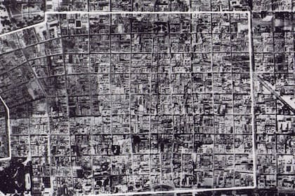 Una imagen aérea de la zona de San Telmo que se iba a remodelar para hacer el Barrio Sur, en 1957