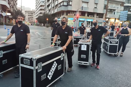 Una imagen de Alerta Roja, tomada en la Plaza de Toros de Alicante, 17-S, con trabajadores manifestándose por su situación precaria en la pandemia