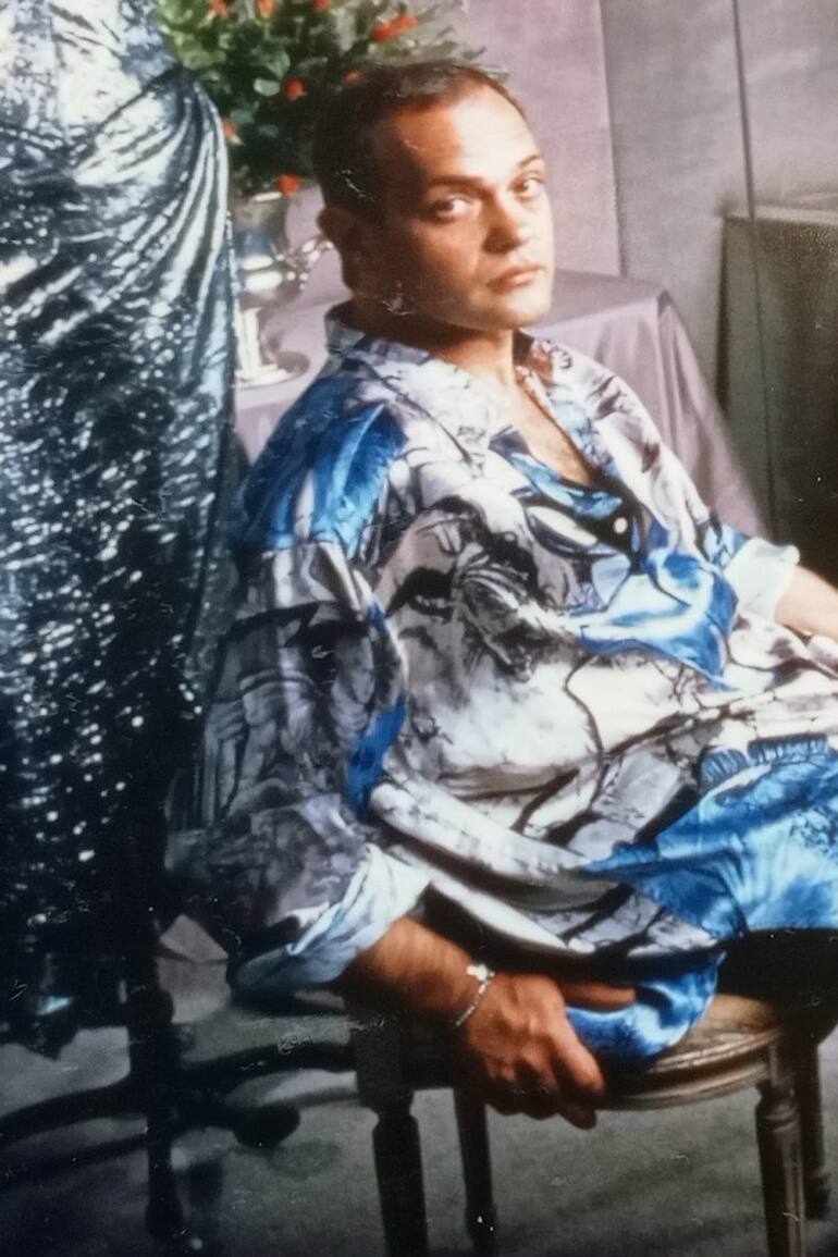 Una imagen de Juan Risuelo de su archivo, en West Hollywood, en la década de 1980