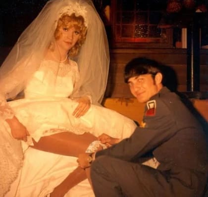 Una imagen de la boda entre John Wojtowicz y Liz Eden