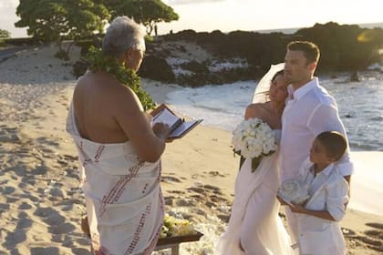 Una imagen de la boda secreta de Megan Fox y Brian Austin Green, en Hawai, en 2010