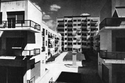 Una imagen del complejo de departamentos Solaire, del año 1933, un edificio que fue el último en demolerse en la construcción del tramo de la 9 de Julio entre Belgrano e Independencia