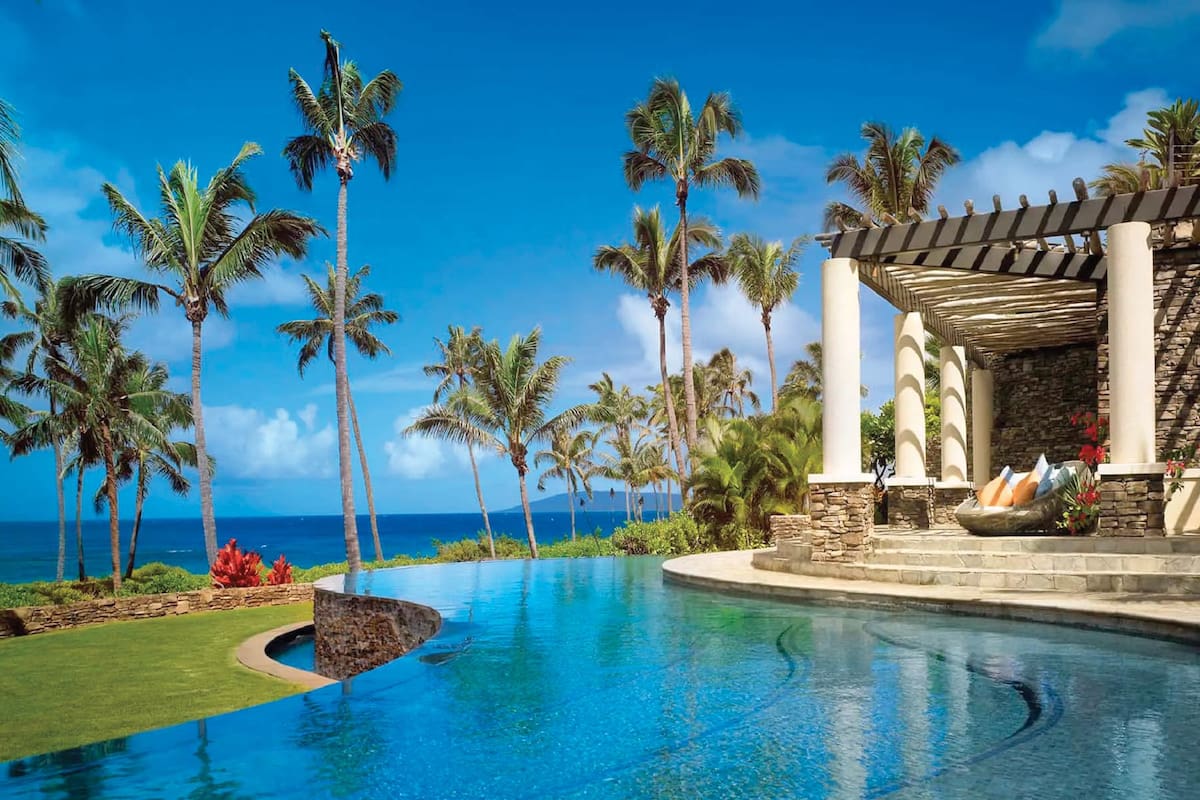 Una imagen del paradisíaco lugar donde fueron fotografiados Britney y su pareja. Una suite de dos habitaciones con vistas al jardín ronda los 4.200 dólares por noche.