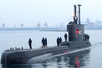 Una imagen del submarino KRI Nanggala 402 en la base de Surabaya