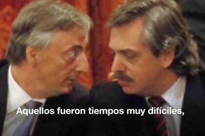 Una imagen histórica de Néstor Kirchner y Alberto Fernández en el video con el que Cristina Fernández de Kirchner anunció la fórmula Fernández-Fernández, en 2019