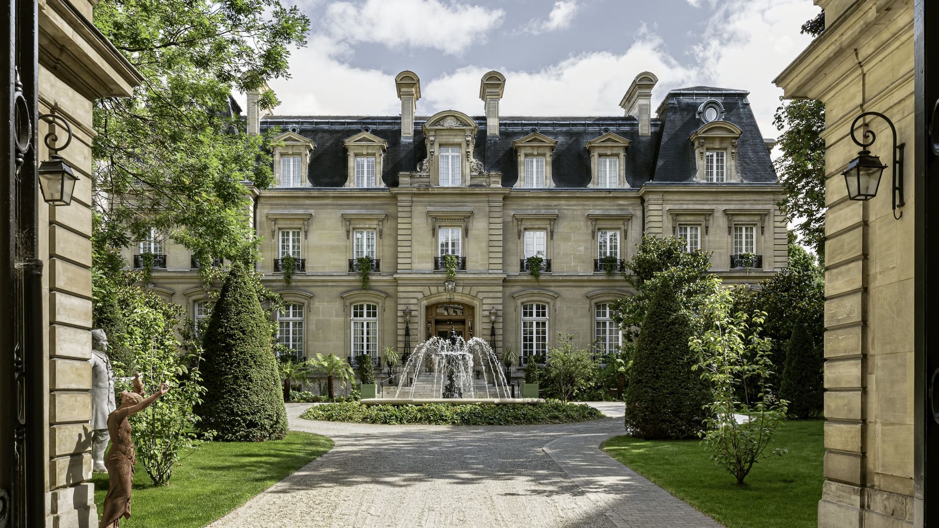 Una imagen inconfundible de París, las instalaciones del Hotel Saint Jaime