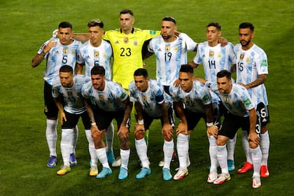 Una imagen infrecuente: la selección sin Messi. Di María fue el capitán