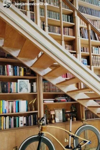 Una imagen más cercana de la biblioteca, en una imagen que subió el propio Benjamín Vicuña a su cuenta de Instagram